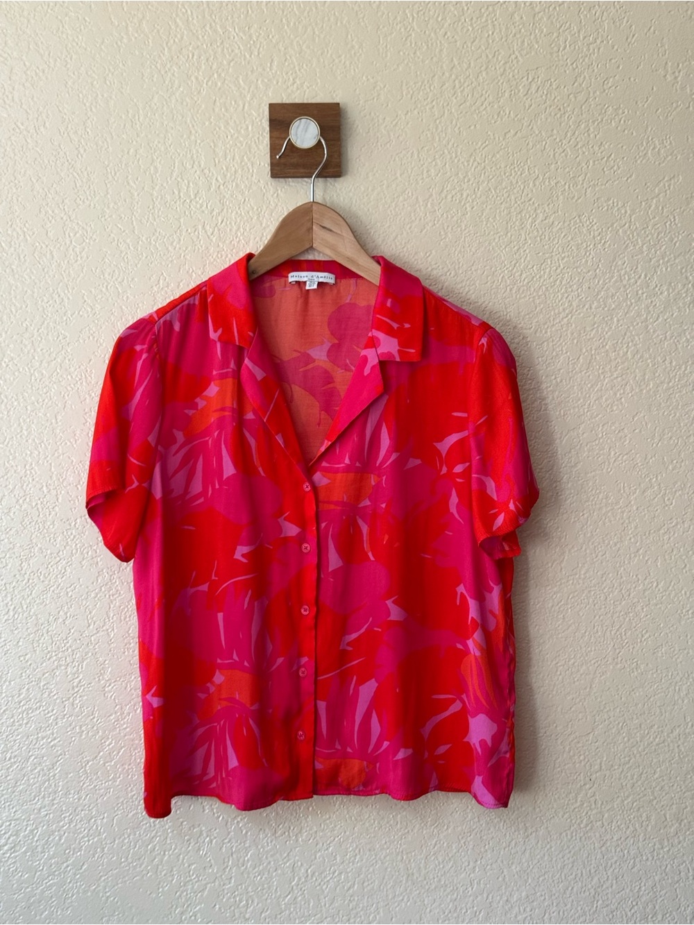 Madison d’ Amelie Vibrant Pink and Orange Tropical Button-Down Blouse Size Small